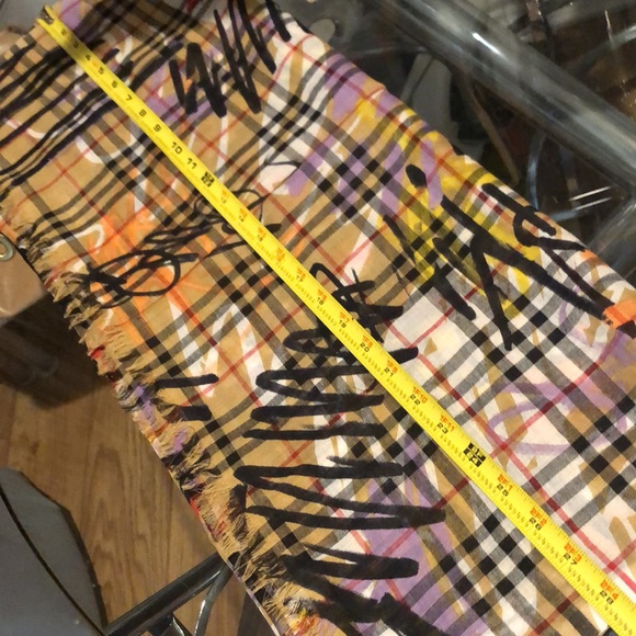 BURBERRY GRAFFITI SCARF - Picture 8 of 9
